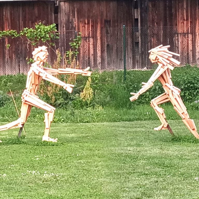 Zueinander / Hug Run